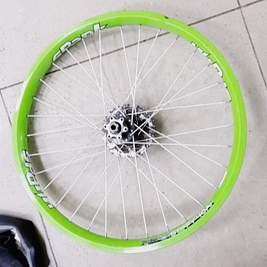 koleso-zadnee-24-spunk-stiffy-40al-bikepositive-15012mm-big-0