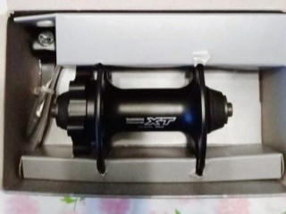 Втулка передняя Shimano Deore XT M756 32h 100×QR (новая)