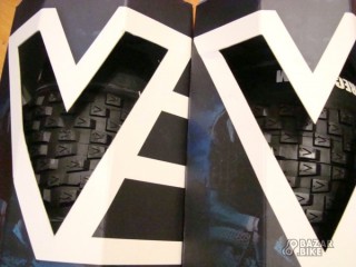Комплект покрышек для фэтбайка Vee Tyre 8 26×4,0 (новый)